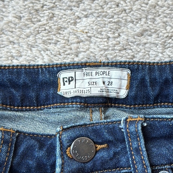 Free People High-Rise Flare Jeans | Size 28 | Dark Wash - Picture 4 of 7